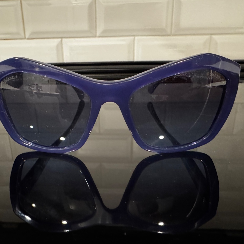 Authentic $700 CHANEL 5296 butterfly sunglasses in blue lace design - Picture 5 of 14